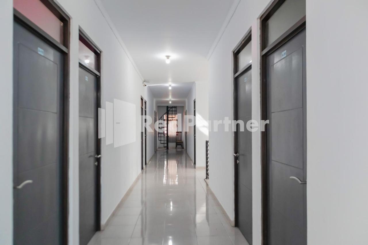 Oyo 2770 Zleepy Wisma Khazri Богор Экстерьер фото