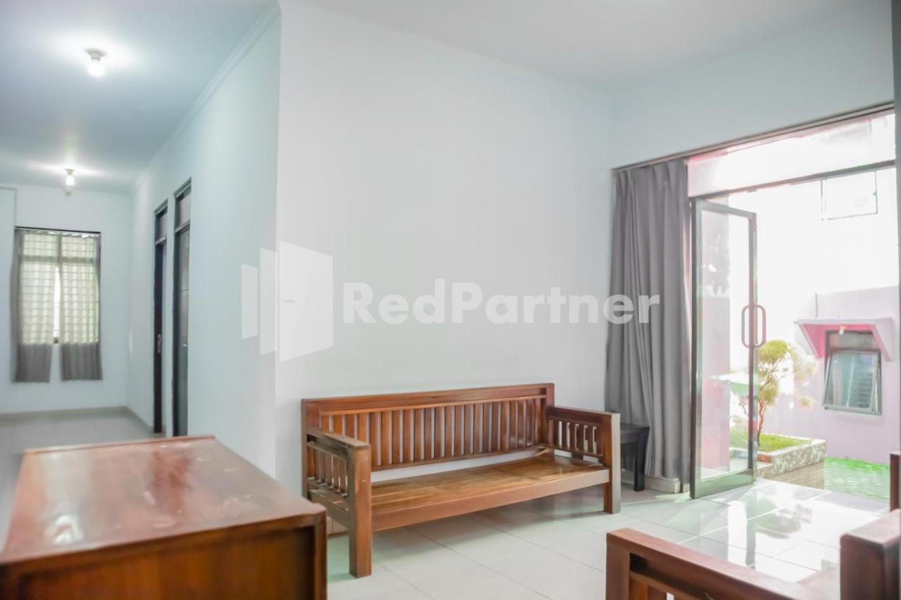 Oyo 2770 Zleepy Wisma Khazri Богор Экстерьер фото