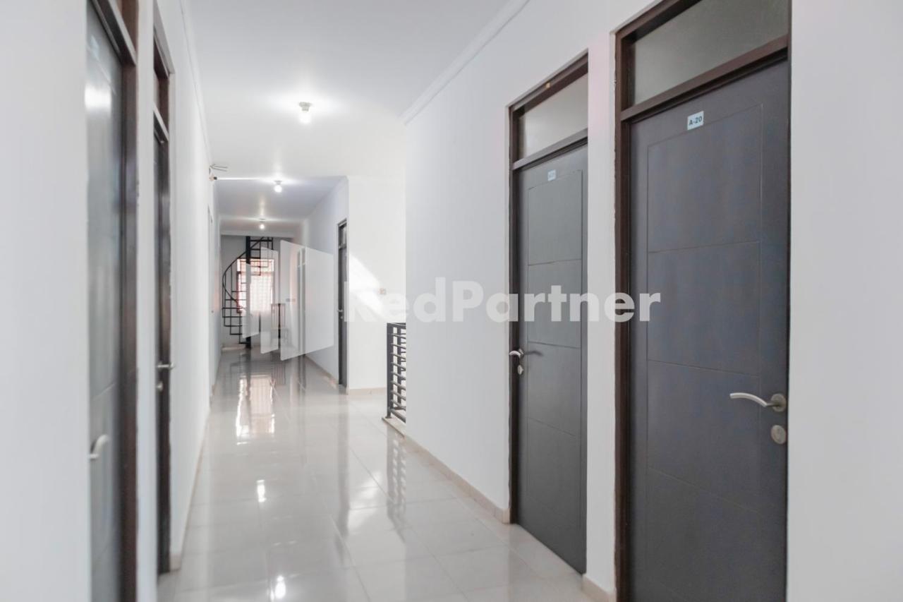 Oyo 2770 Zleepy Wisma Khazri Богор Экстерьер фото